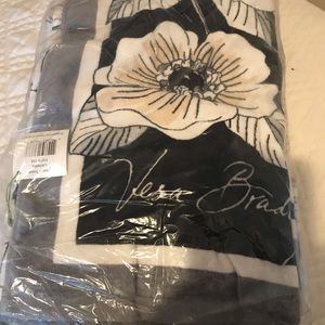 NWT Vera Bradley beach towel in Camellia — vintage